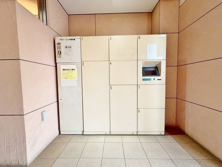 設備 外出中に活躍してくれる宅配ボックスが設置されています。家で宅配物を待たなくて済みますね。