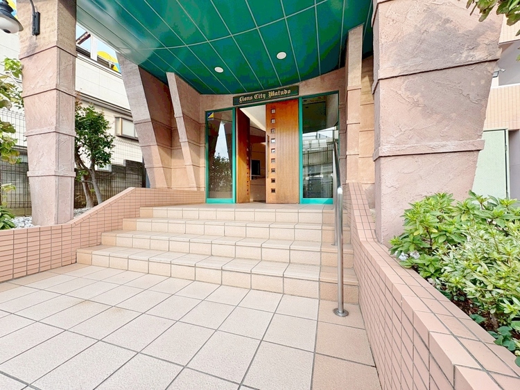 エントランス 外と内をつなぐエントランスは、まさに顔となる場所。