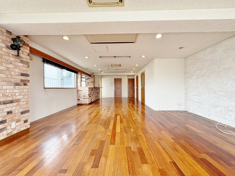 居間 過ごす時間が、たくさんの思い出として紡がれていく場所。