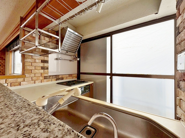 キッチン 洗練されたスタイリッシュなデザイン性と使いやすさを備えた仕様。