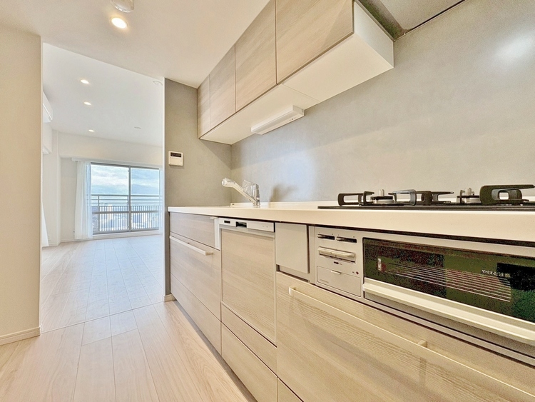 キッチン 洗練されたスタイリッシュなデザイン性と使いやすさを備えた仕様。