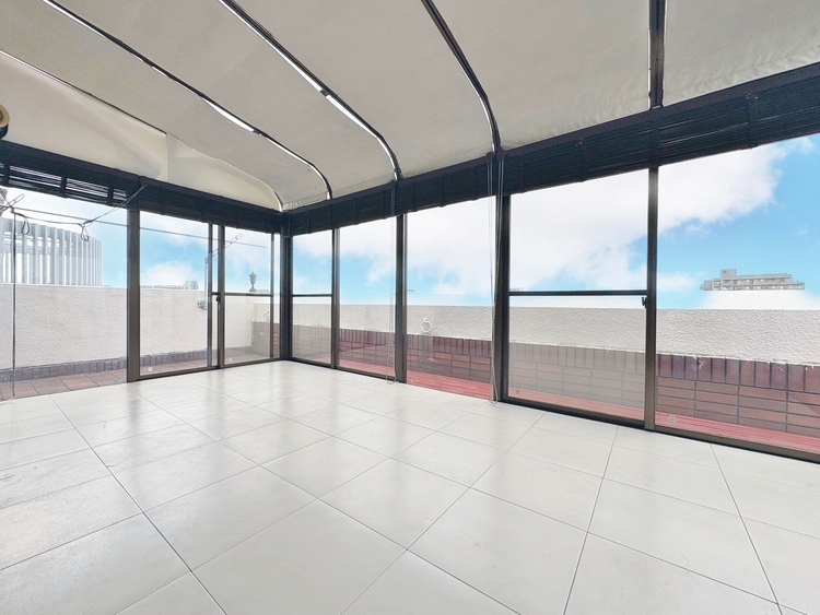 その他 リビングの延長にあるサンルームです。