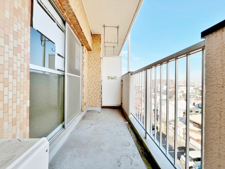 バルコニー 暮らしの中で、光と風を演出してくれるバルコニー。