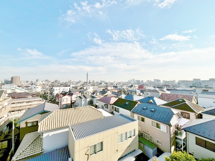 バルコニー 頬をなでる、優しい風を感じることが出来ます。