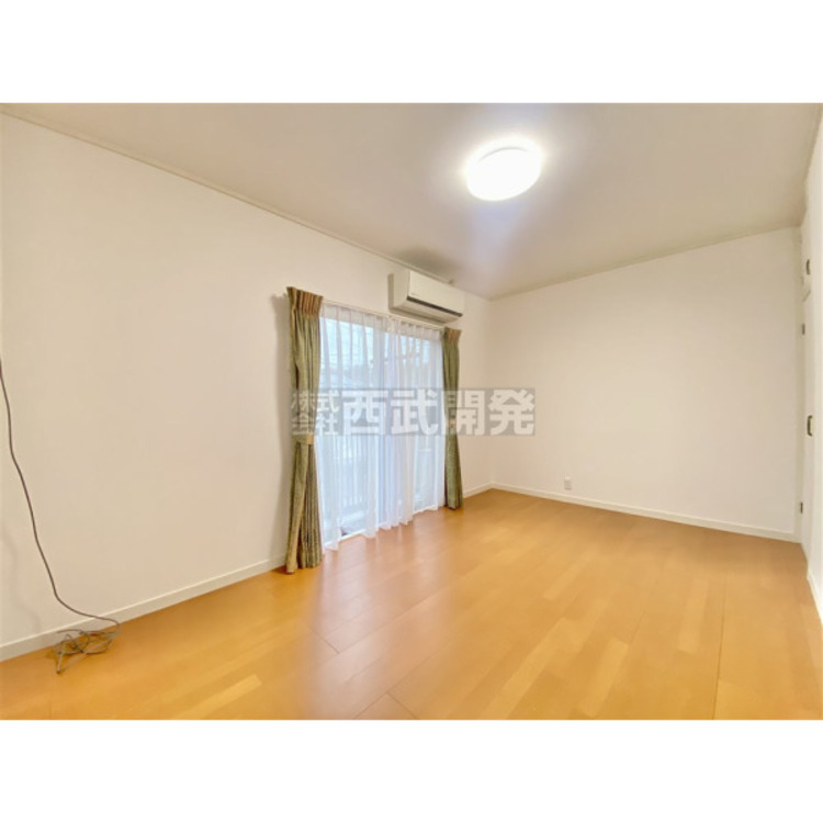 内装 穏やかな日差しと心地よい風が吹き抜ける窓配置