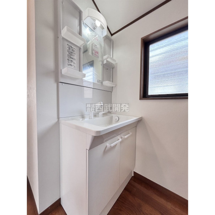 洗面 2階にも洗面がございます。忙しい朝も落ち着いてご利用いただけます。