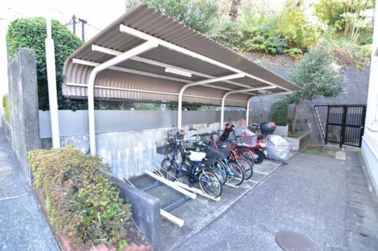 その他 管理の行き届いた駐輪場は屋根付きで雨の日も安心です。