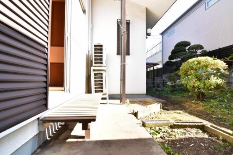 その他 日本の四季を味わることができる縁台。縁台から眺める庭の景色は格別です。