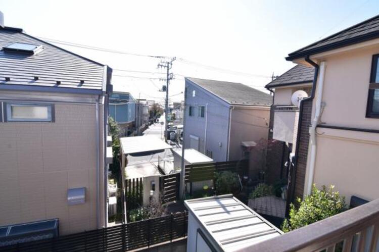 その他 開放感のある眺望。季節による景色の変化を　日常の生活と共に感じてください。