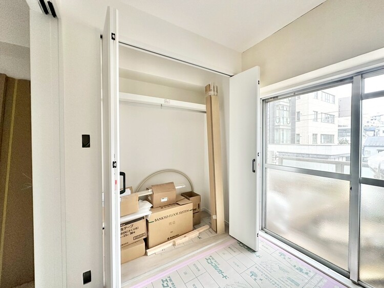 その他 収納スペースが付いていて、お部屋を広く使っていただけます。