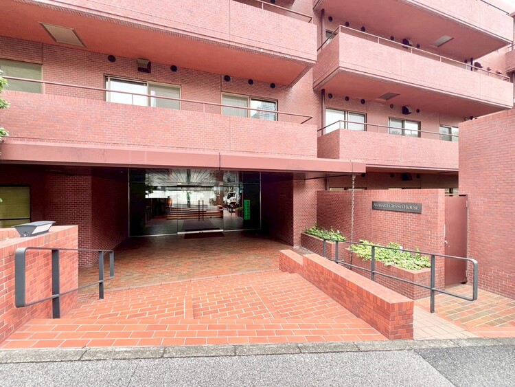 エントランス 上質感漂う玄関アプローチです。