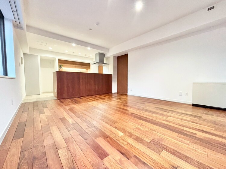 居間 伸びやかな空間のなかで、ゆったりとしたひとときを過ごせます。