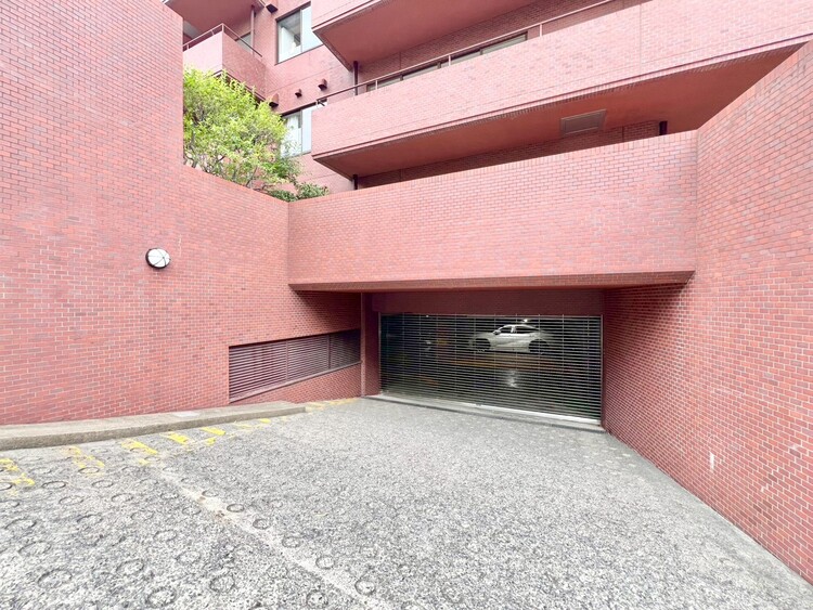 駐車場 駐車スペースが嬉しいですね。※空き状況は都度ご確認下さい。