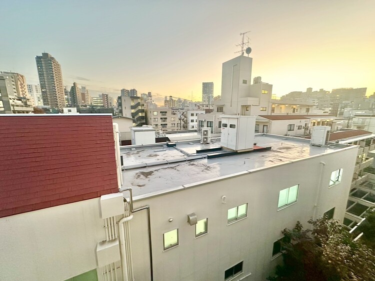 その他 眺望や窓からの景色が良いと、家で過ごす時間も快適です。