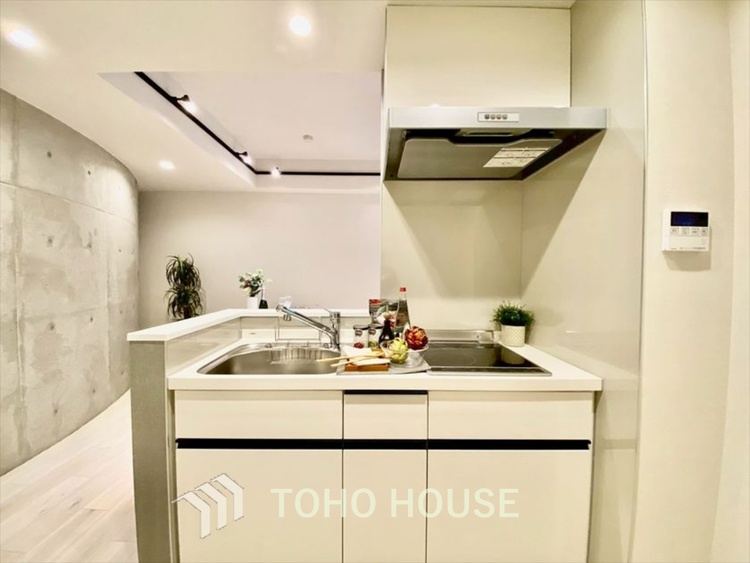 キッチン 【KITCHEN】◆ワクワク◆開放的で機能性も高いシステムキッチン。お子様は毎日のご飯にワクワク！