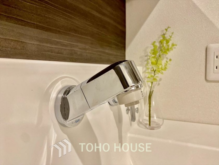 洗面 【WASHROOM】◆快適◆煌びやかな暮らしの中にも忘れたくない快適さ。大きな収納が助けてくれます。