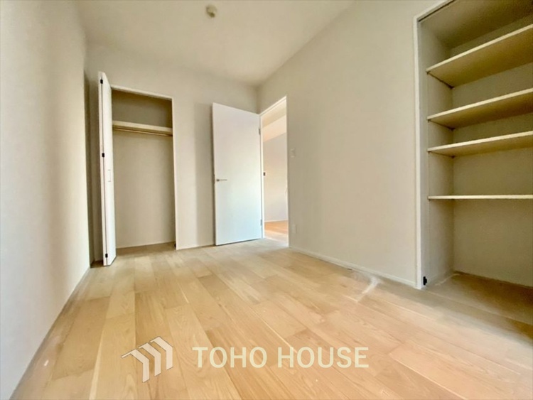 内装 【PRIVATE ROOM】◆快適◆な暮らしに不可欠な収納スペース。快適さとともに思い出も詰まっていく。