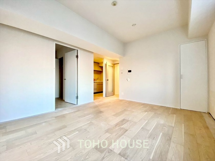 内装 【LIVING】◆眩い◆光が燦々と入り、家族の笑顔を照らす。「いつまでも続いて」と願う夢のような毎日がここにある。