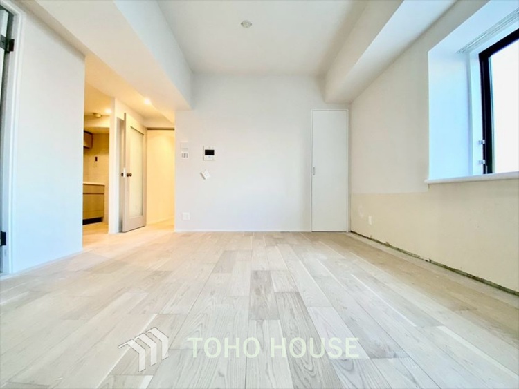 内装 【LIVING】◆陽光◆が差し込む。この開放的なLDKに家族の笑顔が集う。家族が一緒に過ごす空間は明るく、そして居心地よく。