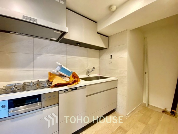 キッチン 【KITCHEN】◆ワクワク◆開放的で機能性も高いシステムキッチン。お子様は毎日のご飯にワクワク！