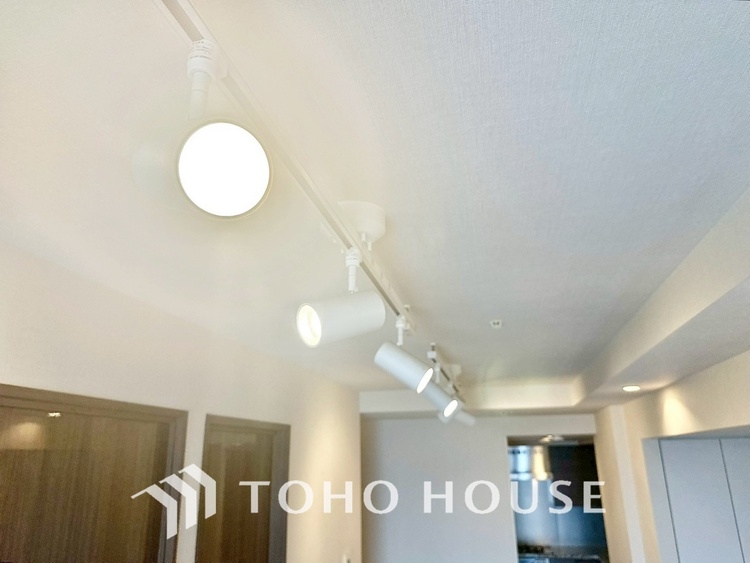 内装 現在改装中◆Sunshine◆光が燦々と入り、いるだけで気持ちいい。「開放的でゆとりあるお部屋です。」