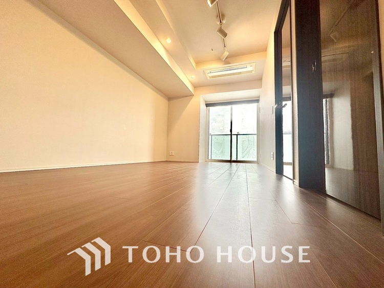 内装 現在改装中◆simple is best◆無駄のない綺麗なつくりのリビングルームであなただけの暮らしを。