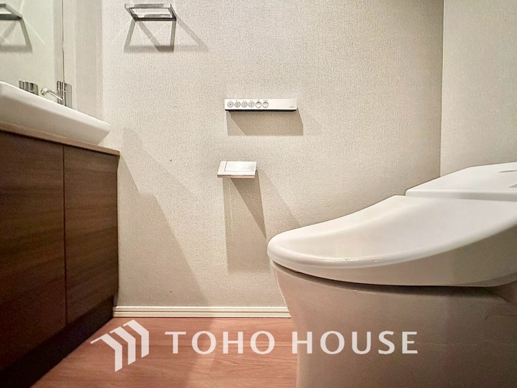 トイレ 現在改装中◆快適◆な生活に不可欠。節水型の高性能トイレを新設。