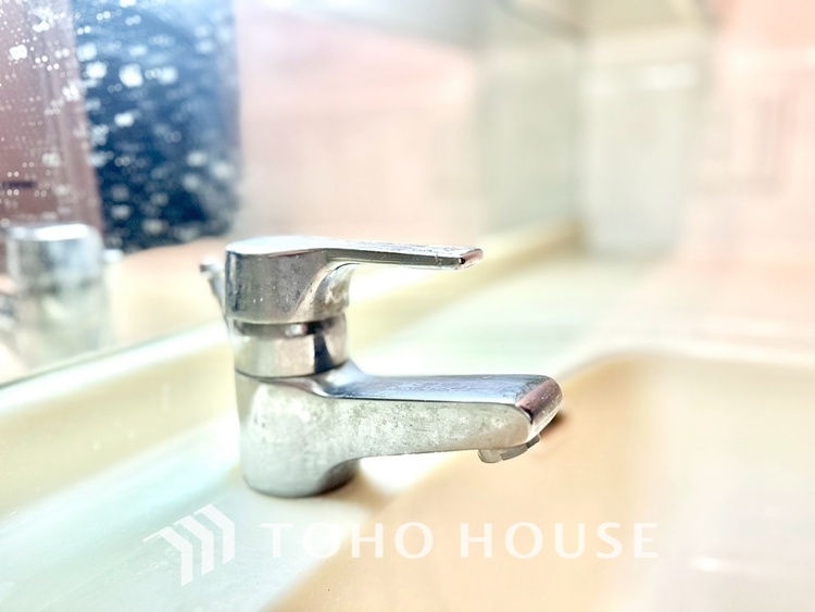 洗面 現在改装中◆快適◆煌びやかな暮らしの中にも忘れたくない快適さ。大きな収納が助けてくれます。