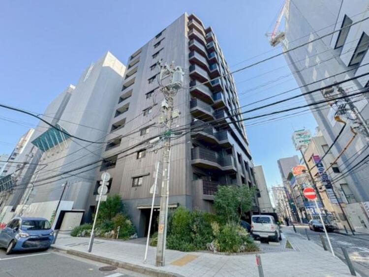 外観 住みやすさとデザイン性を両立させた欲張りな住宅が登場しました　相反しがちなことが相互作用でより良質に！本物だけが表現することができる質の高い機能美はよきものをつなげた古くからの伝統と最新技術の結晶です																			 