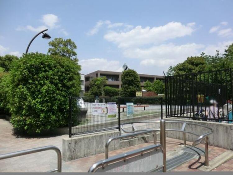 周辺 東中公園まで約480m