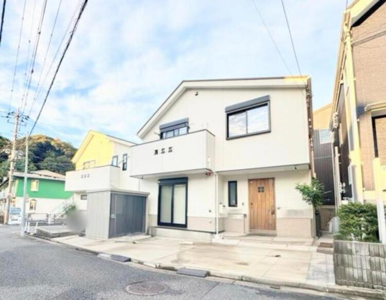 外観 ●〇駐車のしやすい広々とした前面道路です！〇●