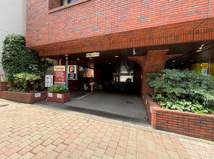 エントランス 外と内をつなぐエントランスは、まさに顔となる場所。