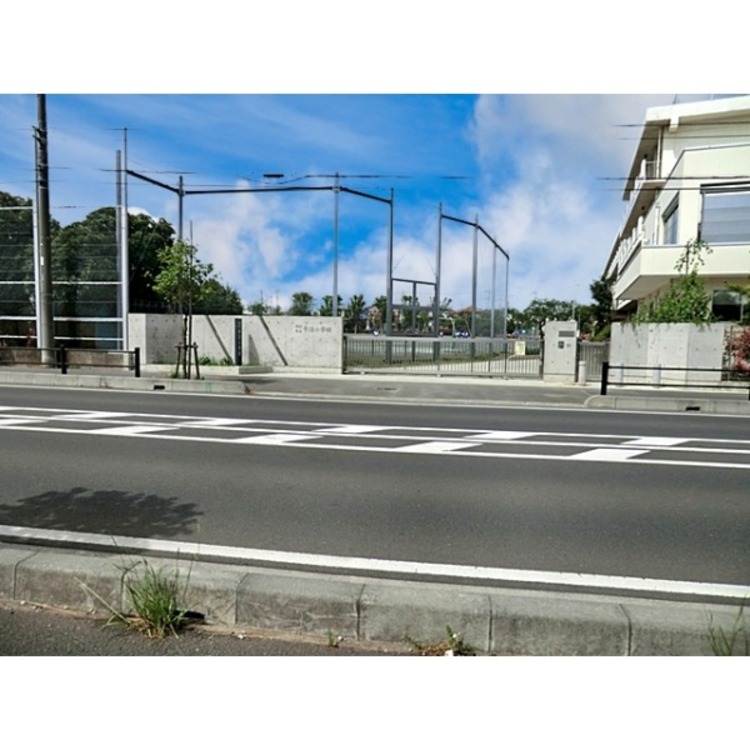 周辺 牛沼小学校(約470m)