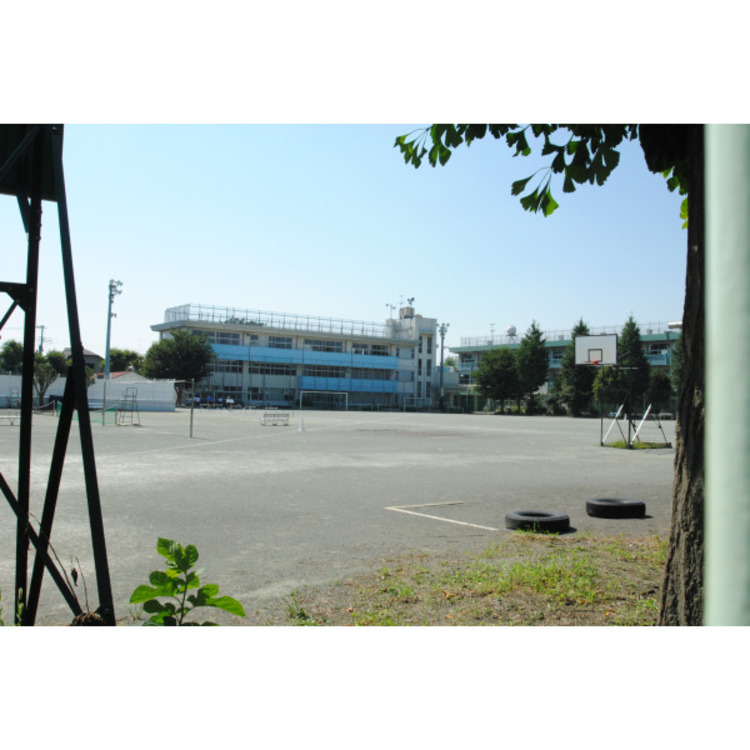 周辺 国分寺第三中学校(約750m)