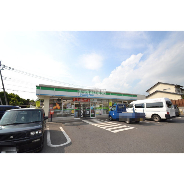 周辺 ファミリーマート川越南大塚店(約600m)