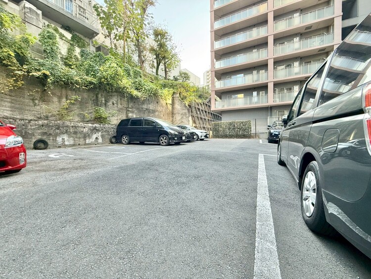 その他 駐車スペースが嬉しいですね。※空き状況は都度ご確認下さい。