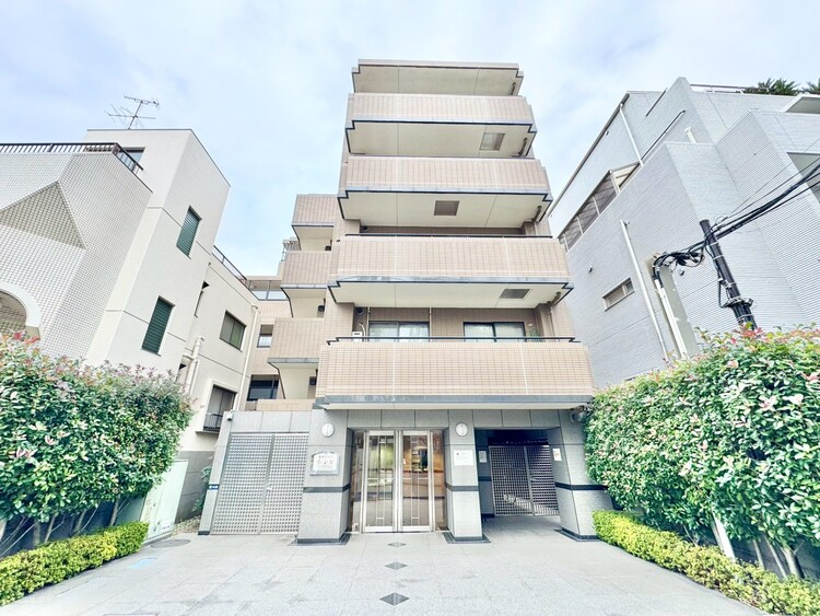 その他 飽きのこないシンプルモダンな外観です。