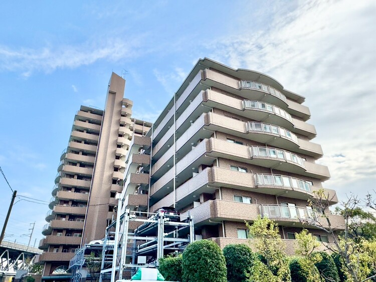 その他 飽きのこないシンプルモダンな外観です。