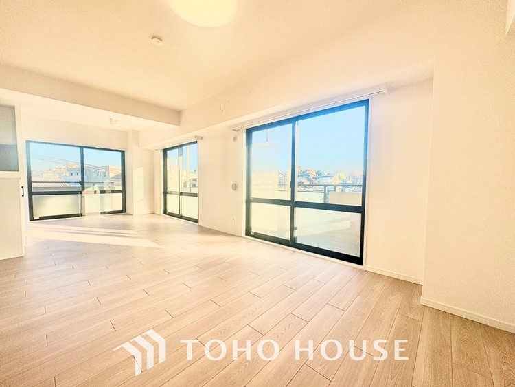 内装 ◆隠された美しさ◆流麗な音楽が流れているような繊細でいながら整然かつ堅牢なこの空間。この空間は確かに美しい。しかし、そこには美しさ以上のものが隠されている。