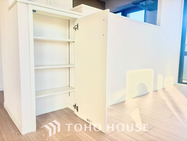 内装 ◆闇夜の輝き◆オレンジ色の光は大人になった今の僕にはわかる。1日の終わりを伝えに来たわけではなく、また明日が来る方へ導いてくれた事を。