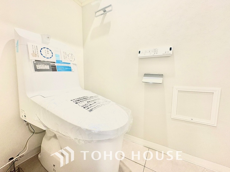 トイレ ◆トイレ◆トイレも全て新品に交換されており、清々しく新生活を始めることができます。白基調の清潔感のある空間に生まれ変わりました。