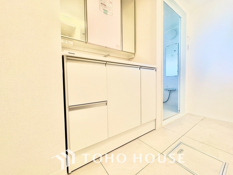 洗面 ◆洗面◆清潔感のある水回り。白で統一されたスタイリッシュな空間。毎日使う場所だから究極にシンプルにこだわりました。