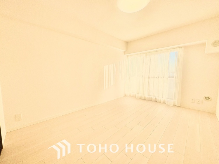 内装 ◆子供部屋◆冷涼な風、そよぐリビング。だんらんの場所はここから始まり、ここで終わる。家族の笑顔が集う素敵な場所だから、こだわり抜いた思いが詰まっているのだと思う。