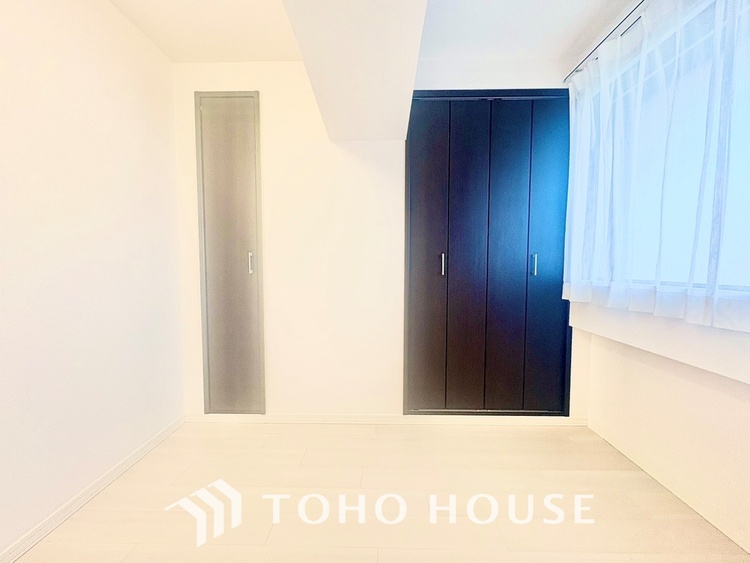 内装 ◆色彩◆この空間に放たれた光は華美なまでに演出されたデザイン。流れる時をより芳醇なコーヒーの様な色彩奏でるアダージョ。そして情景豊かな作品のような暮らしがイメージできる。