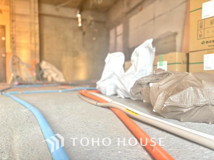 その他 《改装中》毎日料理をする、料理が好き、家族が多くて量を作る必要がある、等の方々にとっては必須の3口コンロ。同時進行で効率アップはもちろん鍋を移動する回数が減り、無駄な動きを軽減することが出来ます。