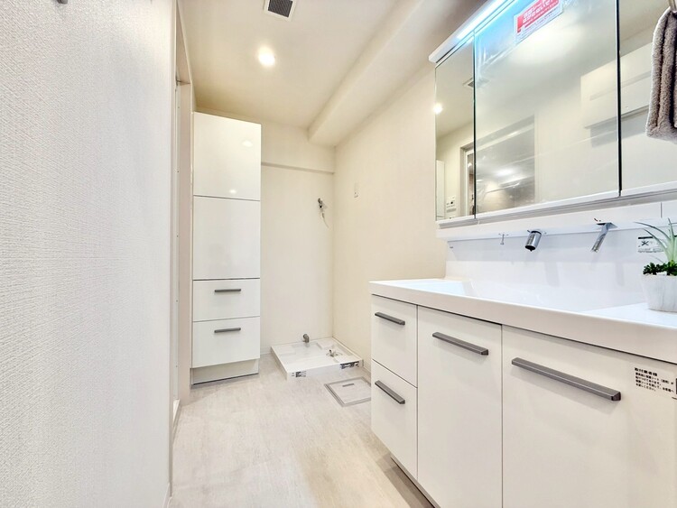 その他 十分な広さの脱衣所。