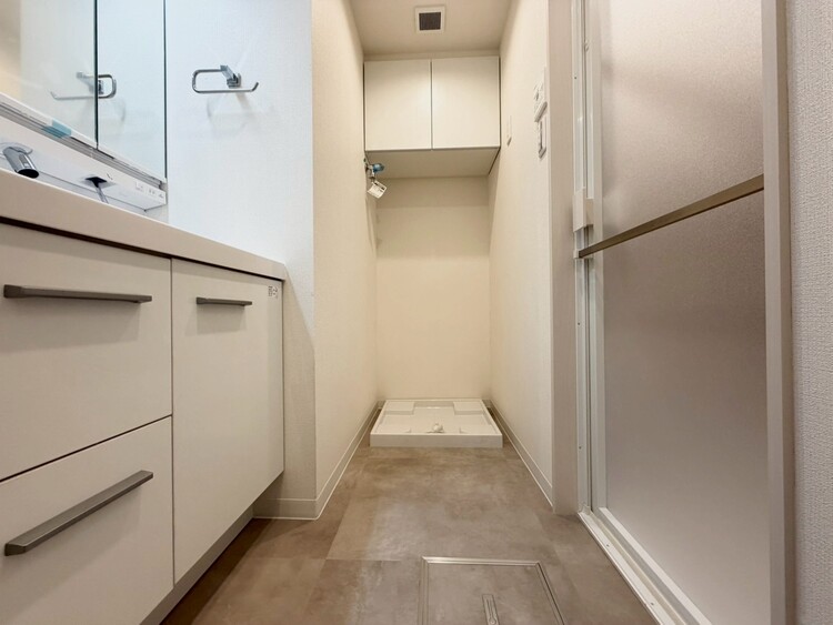 その他 十分な広さの脱衣所。