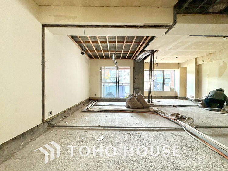 内装 現在改装中◆煌びやか◆愛おしい家族との団欒の時間をより一層幸せなものに感じさせる煌びやかなLDK。輝かしい毎日が待っています。