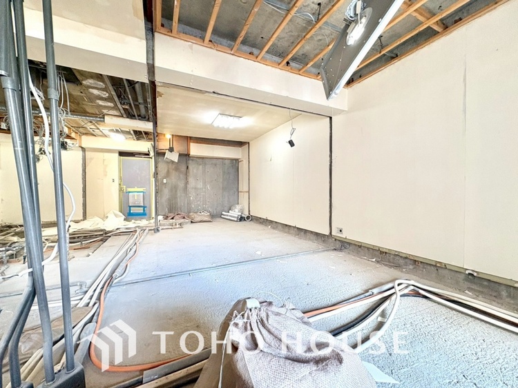 内装 現在改装中◆扉を◆開くとこの景色。家族の”おかえり”の声が聞こえてきそう。