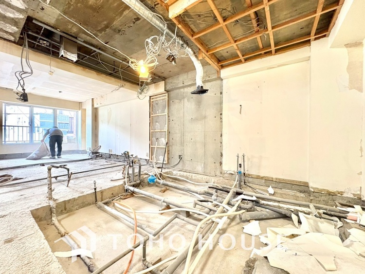 キッチン 現在改装中◆ワクワク◆開放的で機能性も高いシステムキッチン。お子様は毎日のご飯にワクワク！